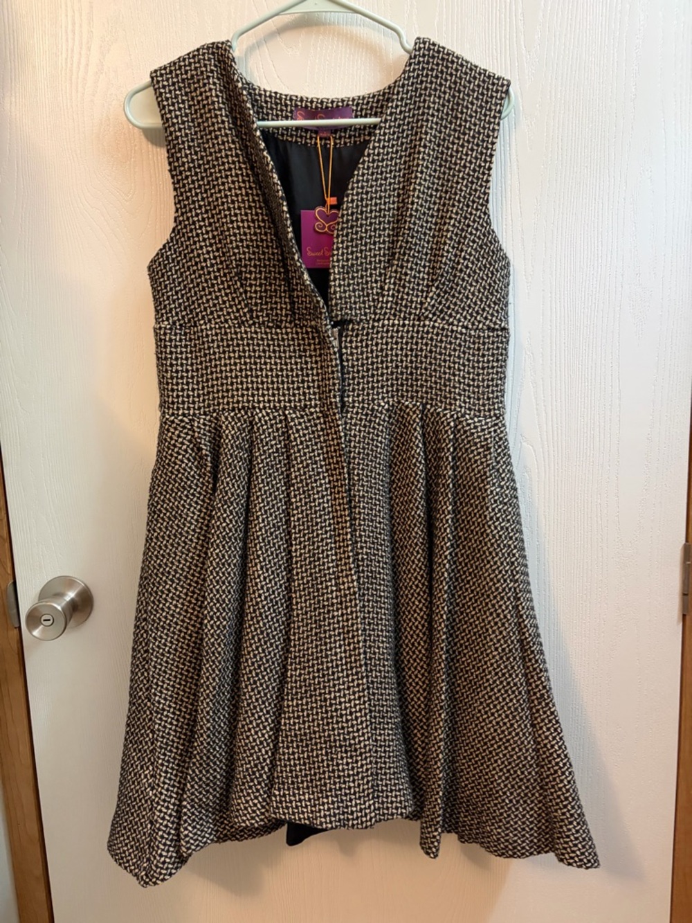 NWT Sweet Sinammon Sleeveless Tweed Fit & Flare Dress in Black and Cream Large